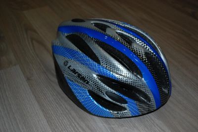 Лот: 9077285. Фото: 1. Шлем для катания на роликах, велосипеде... Шлемы