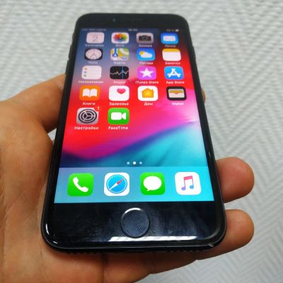 Лот: 15917776. Фото: 1. iPhone 7 128gb black. Смартфоны