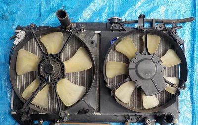 Лот: 17292154. Фото: 1. Радиатор двигателя Toyota Carina... Двигатель и элементы двигателя