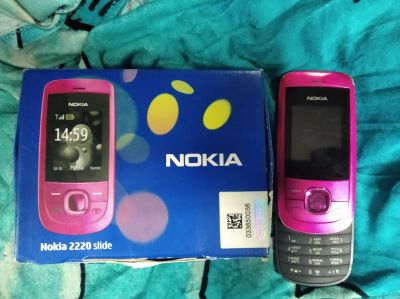 Лот: 16231995. Фото: 1. Телефон Nokia 2220 slide. Кнопочные мобильные телефоны