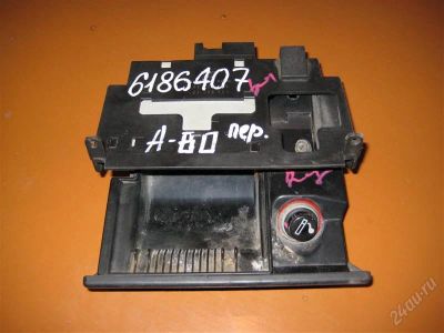 Лот: 1630128. Фото: 1. Пепельница на Audi 80. Салон
