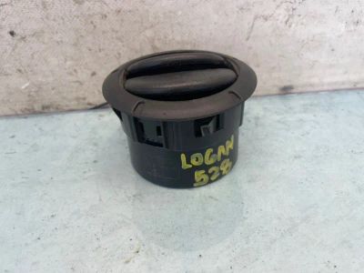Лот: 24004853. Фото: 1. дефлектор отопителя Renault Logan... Двигатель и элементы двигателя