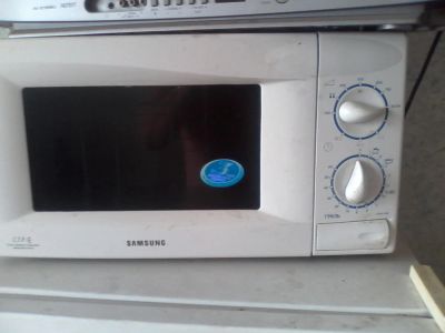 Лот: 4294280. Фото: 1. микроволновая печь Samsung. Микроволновки, мини-печи