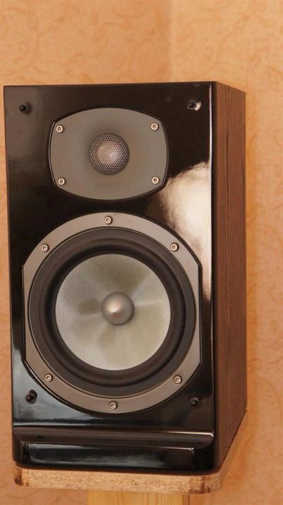 Лот: 3351158. Фото: 1. Полочная акустика Energy C-200. Пассивные акустические системы