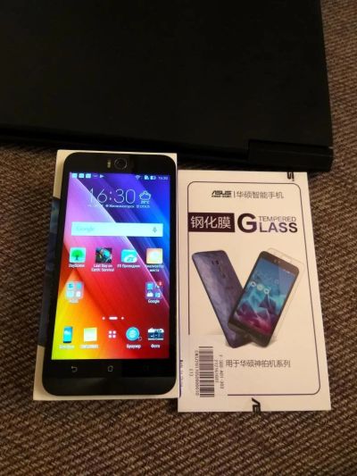 Лот: 10051304. Фото: 1. Абсолютно новый Asus Selfie версия... Смартфоны