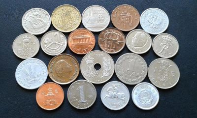 Лот: 12203330. Фото: 1. 20 иностранных монет - одним лотом... Наборы монет