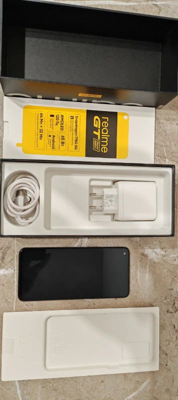 Лот: 22625478. Фото: 1. Смартфон realme GT Master Edition... Смартфоны
