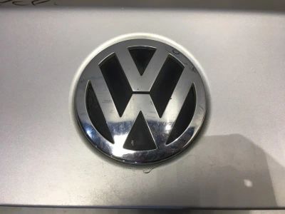 Лот: 21716643. Фото: 1. эмблема Volkswagen Jetta 1K2. Двигатель и элементы двигателя