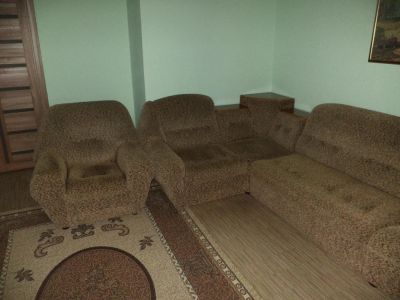 Лот: 9938705. Фото: 1. мягкий уголок с креслом. Комплекты мягкой мебели