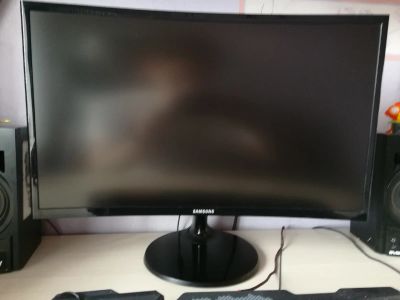 Лот: 13699153. Фото: 1. Изогнутый монитор Samsung C24F390FHI. ЖК-мониторы