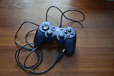 Лот: 3570159. Фото: 1. Джойстик Logitech dual action... Рули, джойстики