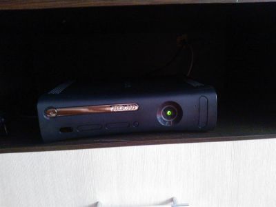 Лот: 3000786. Фото: 1. XBOX 360 elite 250gb 2 беспроводных... Игровые приставки, консоли