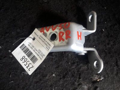 Лот: 21412750. Фото: 1. Петля двери нижняя Toyota Camry... Двигатель и элементы двигателя