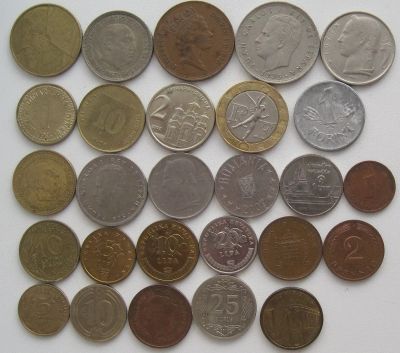 Лот: 8533233. Фото: 1. 27 иностранных монет (с 27 рублей... Наборы монет