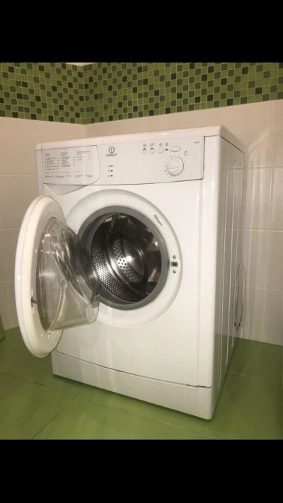 Лот: 15549165. Фото: 1. Стиральная машины indesit WIN80. Стиральные машины