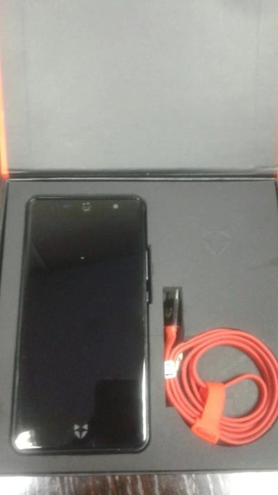 Лот: 12699102. Фото: 1. Смартфон Wileyfox Swift 2. Смартфоны