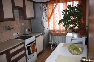 Лот: 12744531. Фото: 1. Продам хороший кухонный стол и... Столы, стулья, обеденные группы