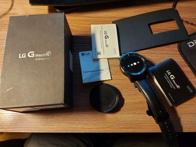 Лот: 18739250. Фото: 1. LG G watch R обмен. Смарт-часы, фитнес-браслеты, аксессуары