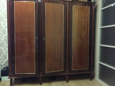 Лот: 5435448. Фото: 1. срочно продам шкаф. торг!. Шкафы, шкафы-купе