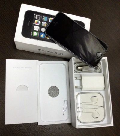 Лот: 6686763. Фото: 1. Iphone 5s Space gray Идеальное... Смартфоны