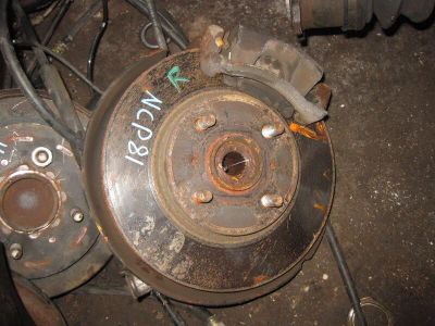Лот: 20896506. Фото: 1. Ступица Toyota Sienta NCP81G 1NZ-FE... Кузов
