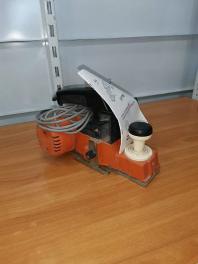 Лот: 25626145. Фото: 1. Электрорубанок. Электроинструмент