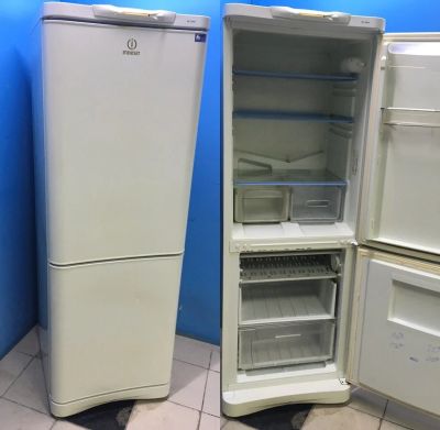 Лот: 11492780. Фото: 1. Холодильник Indesit C132G.016... Холодильники, морозильные камеры