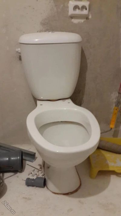 Лот: 4971083. Фото: 1. Унитаз со сливным бачком из новостройки. Унитазы, биде