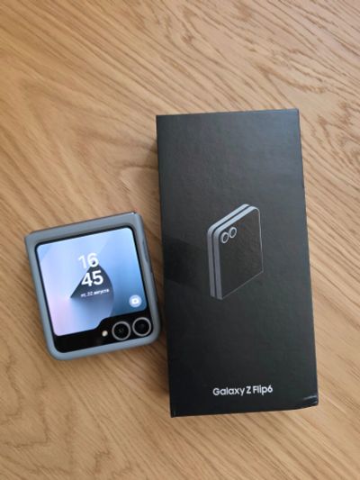 Лот: 25678537. Фото: 1. Samsung Galaxy Z Flip 6 256Gb. Смартфоны