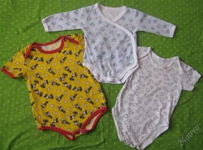 Лот: 799183. Фото: 1. Шкодный боди с миккимаусом и два... Другое (дети растут)