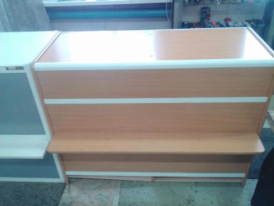 Лот: 8825151. Фото: 1. место продавца 90х50х120. Торговое