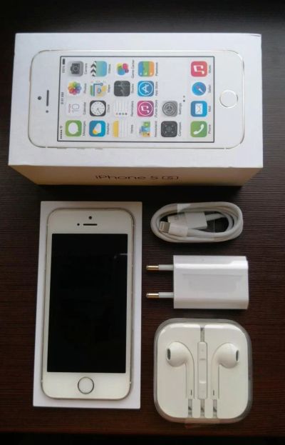 Лот: 8296605. Фото: 1. смартфон Apple Iphone 5s, 16 гб... Смартфоны