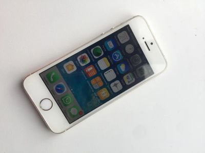 Лот: 9528787. Фото: 1. iPhone 5s. Смартфоны