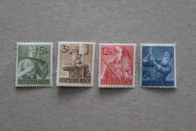 Лот: 23604396. Фото: 1. Германия 1943 года. 3 Рейх. Трудовая... Марки