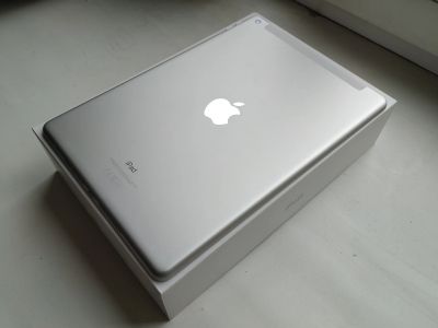Лот: 14928685. Фото: 1. iPad 2019 года новый. Планшеты