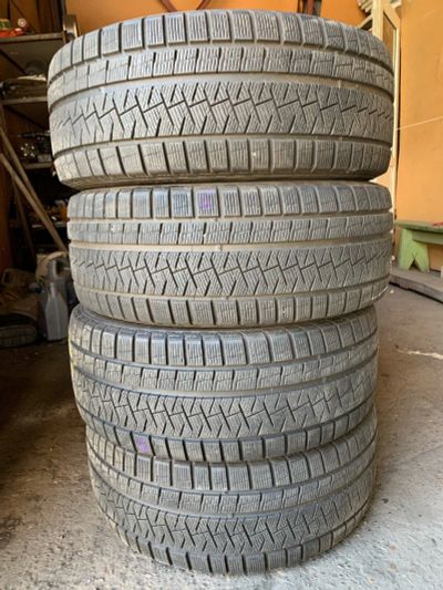 Лот: 16196070. Фото: 1. Pirelli Ice Asimmetrico, 235/50... Шины