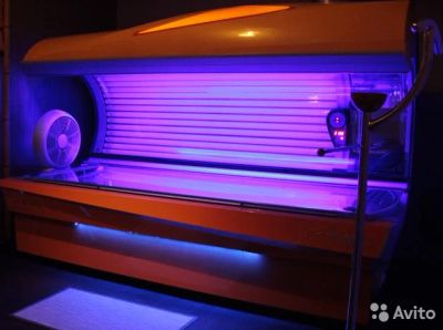 Лот: 5248435. Фото: 1. Горизонтальный солярий Soltron... Оснащение парикмахерских, салонов красоты