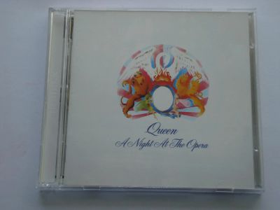 Лот: 8550050. Фото: 1. CD + Dvd - Queen - ''A night at... Аудиозаписи