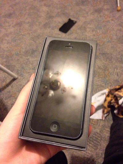 Лот: 6435975. Фото: 1. iPhone 5 16Gb. Идеальное состояние... Смартфоны