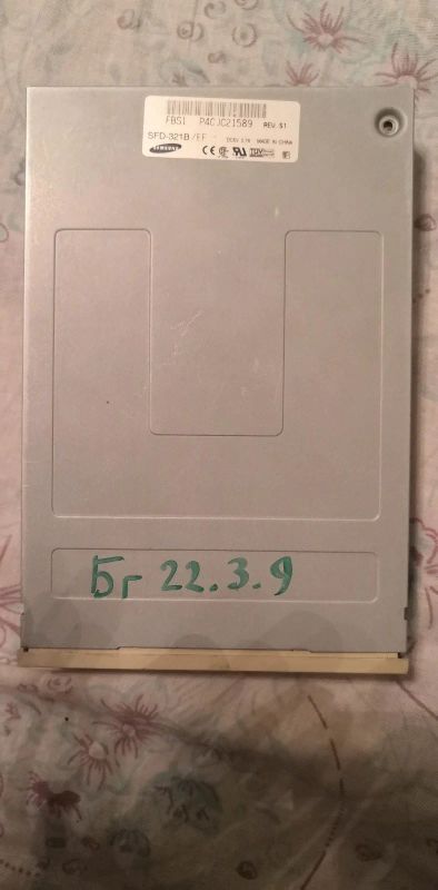 Лот: 17671952. Фото: 1. Floppy, дисковод. Приводы CD, DVD, BR, FDD