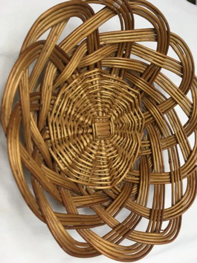 Лот: 25898712. Фото: 1. Сухарница / хлебница из лозы. Плетение из лозы, лыка, бересты