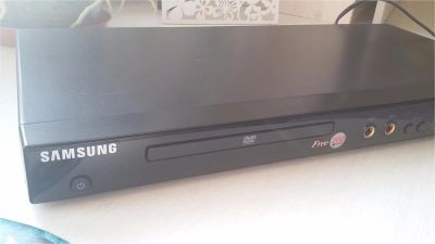Лот: 3091120. Фото: 1. DVD-плеер Samsung с пультом. DVD, Blu-Ray плееры
