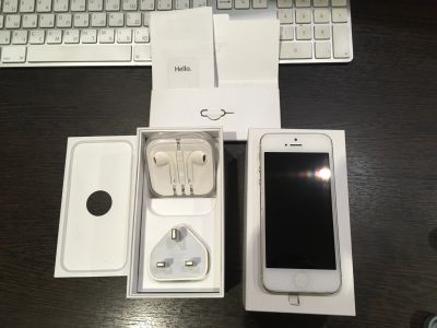 Лот: 16297913. Фото: 1. Apple iPhone 5, б/у, 16 GB, белый. Смартфоны