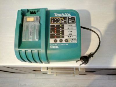 Лот: 11052685. Фото: 1. Зарядное Makita DC18RA. Электроинструмент