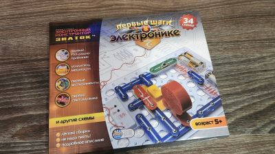 Лот: 25342372. Фото: 1. Конструктор "Знаток" радио. Конструкторы