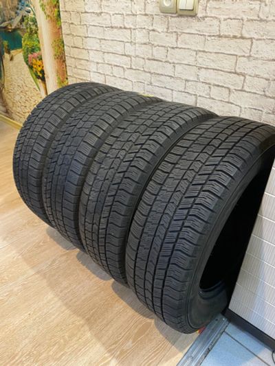Лот: 24617597. Фото: 1. Goodyear Ice Navi 8 195/65 R15. Шины