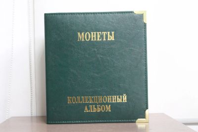 Лот: 19379405. Фото: 1. Обложка кожзам с металлическими... Аксессуары, литература