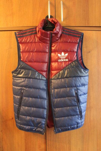 Лот: 6305975. Фото: 1. Жилет Adidas. Верхняя одежда