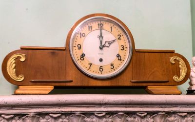 Лот: 10388538. Фото: 1. Часы кабинетные каминные ОЧЗ Янтарь... Предметы интерьера и быта