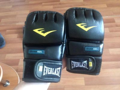 Лот: 7391934. Фото: 1. Шингарды. Everlast. Boxing. MMA... Перчатки